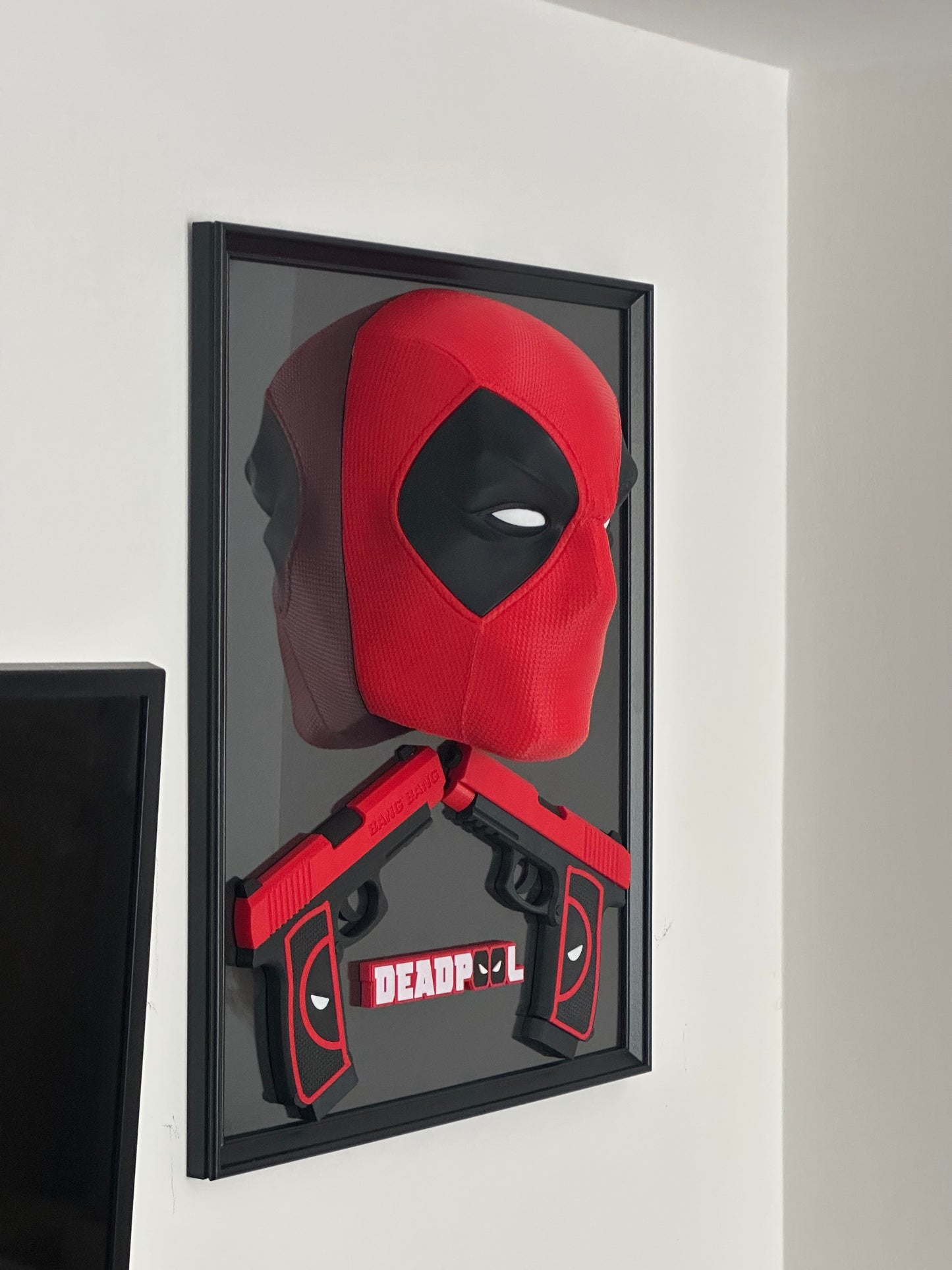 Quadro 3D “Idolo Rosso” – Effetto Uscita dalla Cornice