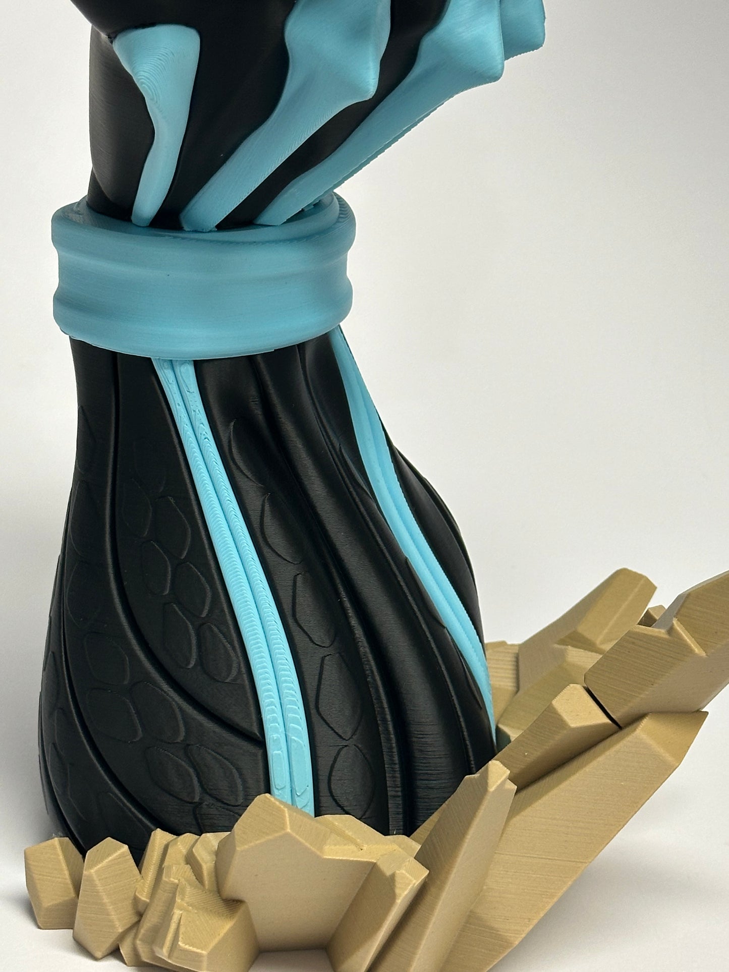 Supporto Controller "Kaiju No.8" - Porta Joystick da Scrivania per PS5, Xbox Series X & S - Accessorio Gamer Unico e Stabile